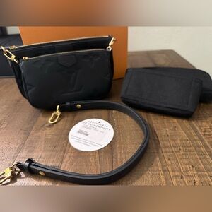 Louis Vuitton Empreinte Monogram Giant Multi Pochette
Accessories Black